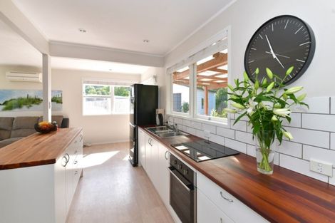 Photo of property in 10 Wiriana Place, Stanmore Bay, Whangaparaoa, 0932