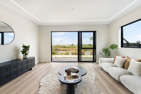 Photo of property in 51 Emerald Avenue, Rosehill, Papakura, 2113