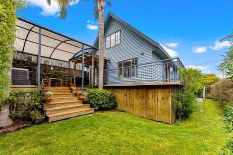 Photo of property in 2/12 Sunnynook Road, Sunnynook, Auckland, 0620