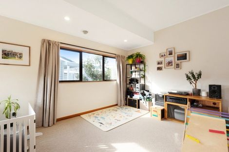 Photo of property in 16a Parklands Drive, Karori, Wellington, 6012