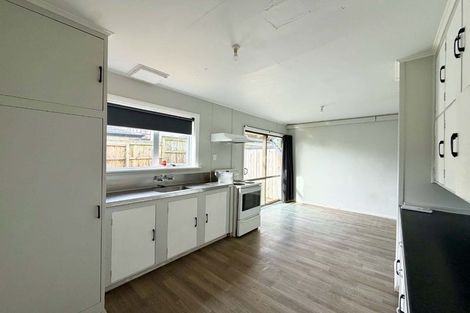 Photo of property in 22 Cook Street, Marfell, New Plymouth, 4310