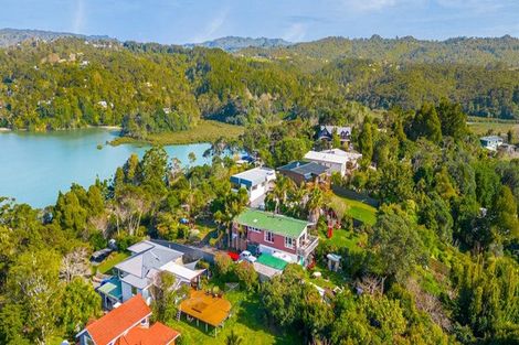 Photo of property in 22 Arapito Road, Titirangi, Auckland, 0604