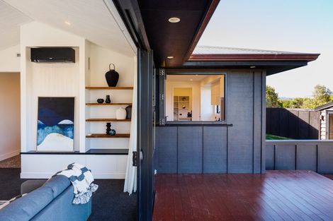 Photo of property in 2 Waimarama Court, Roslyn, Palmerston North, 4414