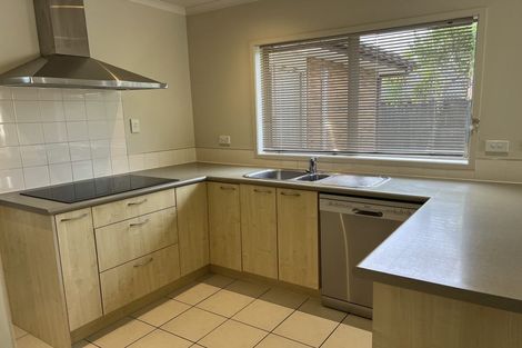 Photo of property in 14 Bibury Avenue, Henderson, Auckland, 0612