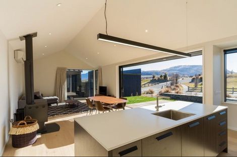 Photo of property in 4 Parera Lane, Jacks Point, Queenstown, 9371