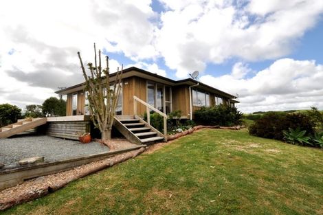 Photo of property in 301 Ranganui Road, Kaiwaka, 0573
