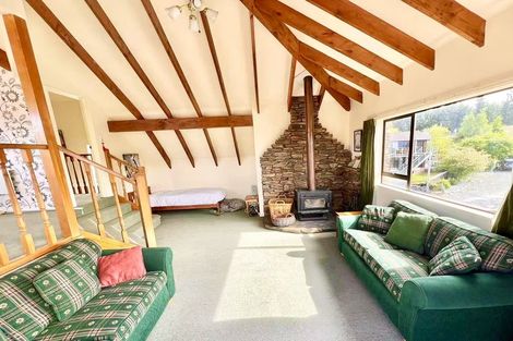 Photo of property in 1 Burnett Place, Lake Tekapo, 7999