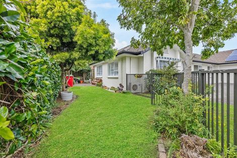 Photo of property in 47 Palmcrest Grove, Highland Park, Auckland, 2010