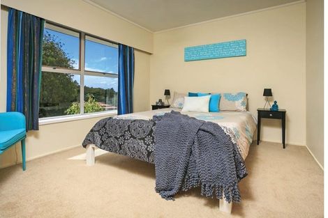 Photo of property in 12 Coubray Place, Botany Downs, Auckland, 2010