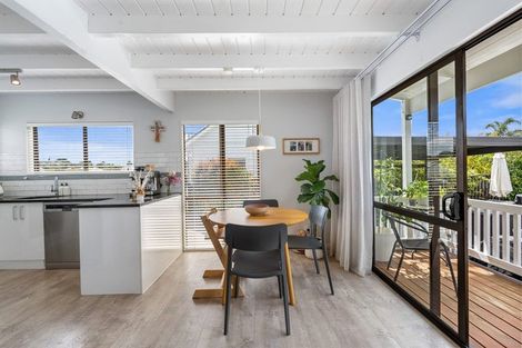 Photo of property in 16b Bay Street, Red Beach, 0932