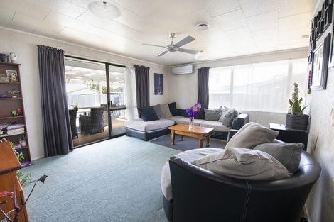 Photo of property in 16/2 Perry Crescent, Greenmeadows, Napier, 4112