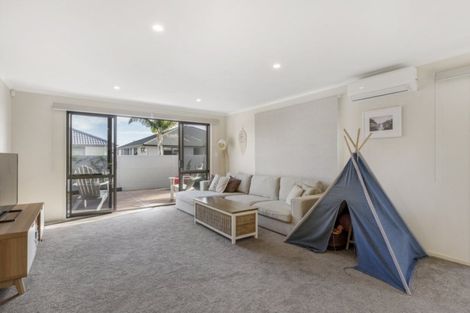 Photo of property in 6 Selliera Place, Papamoa Beach, Papamoa, 3118