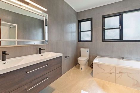 Photo of property in 90 Kawaha Point Road, Kawaha Point, Rotorua, 3010