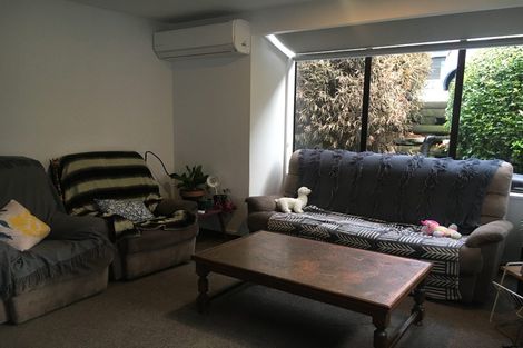 Photo of property in 17a Wynyard Crescent, Fernhill, Queenstown, 9300