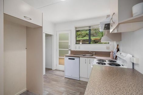 Photo of property in 2/14 Doris Gordon Crescent, Crofton Downs, Wellington, 6035