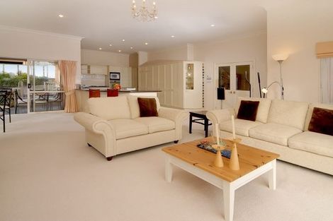 Photo of property in 26 Anaheim Boulevard, Shamrock Park, Auckland, 2016