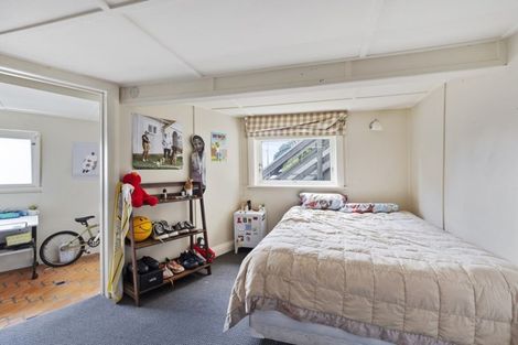 Photo of property in 108 Oriental Parade, Oriental Bay, Wellington, 6011