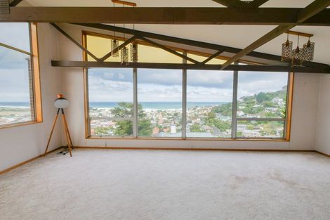 Photo of property in 4 Winston Place, Kew, Dunedin, 9012