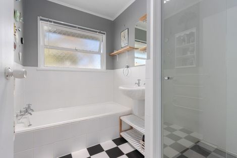 Photo of property in 33 Tauroa Road, Havelock North, 4130