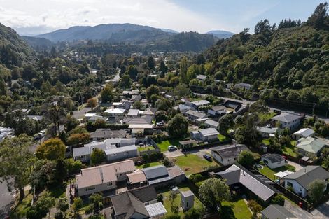 Photo of property in 25 Black Beech Street, Birchville, Upper Hutt, 5018