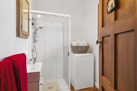 Photo of property in 17 Raumati Terrace, Khandallah, Wellington, 6035