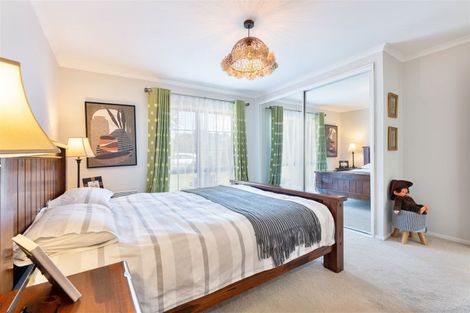 Photo of property in 85 Buscomb Avenue, Henderson, Auckland, 0610