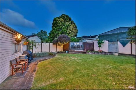 Photo of property in 80 Everglade Drive, Goodwood Heights, Auckland, 2105