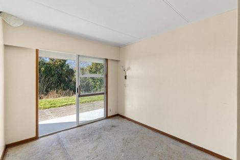 Photo of property in 310 Paraite Road, Paraite, New Plymouth, 4373