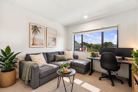 Photo of property in 3 Maka Terrace, Orewa, 0931