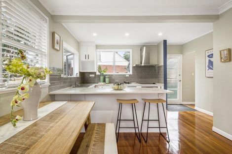 Photo of property in 1/46 Sunnynook Road, Sunnynook, Auckland, 0620