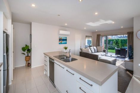 Photo of property in 2 Levinge Lane, Hillmorton, Christchurch, 8024