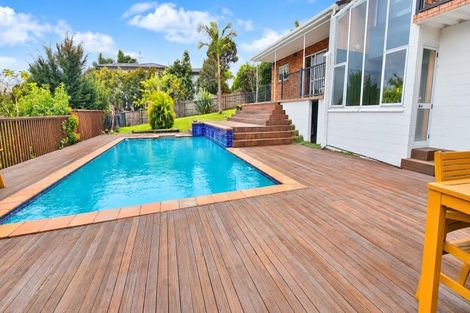 Photo of property in 21 Waipuia Place, Greenhithe, Auckland, 0632