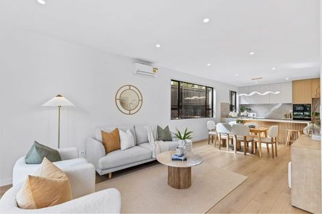 Photo of property in 12e Gordon Avenue, Milford, Auckland, 0620