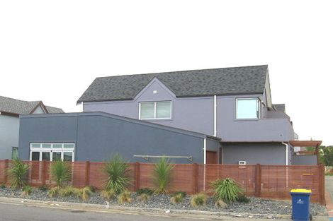 Photo of property in 9/15 Clearwater Cove, West Harbour, Auckland, 0618