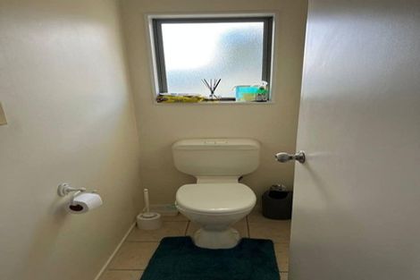 Photo of property in 357 Glenfield Road, Glenfield, Auckland, 0629