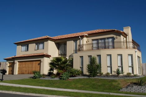 Photo of property in 33 Amberwood Drive, Northpark, Auckland, 2013