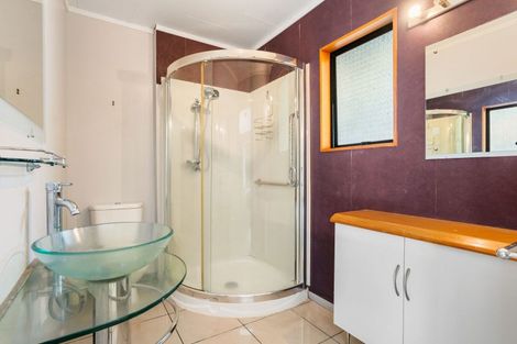 Photo of property in 115 Park Avenue, Whangamata, 3620