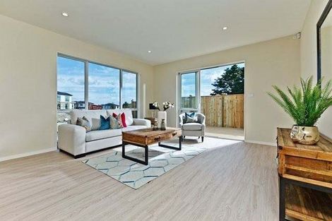 Photo of property in 28 Spyglass Street, Red Beach, 0932