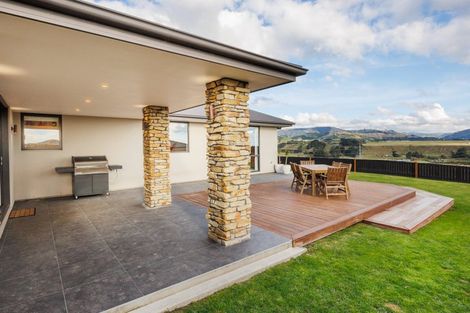 Photo of property in 156 Pacific Drive, Fitzherbert, Palmerston North, 4410