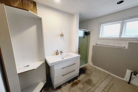 Photo of property in 27 Andrew Road, Howick, Auckland, 2010