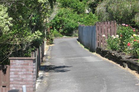 Photo of property in 2/5 Serrata Place, Browns Bay, Auckland, 0630