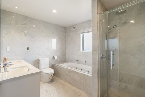 Photo of property in 33 Caldera Drive, Long Bay, Auckland, 0630