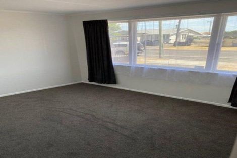 Photo of property in 12 Mosston Road, Castlecliff, Whanganui, 4501