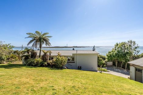 Photo of property in 78 Marine Parade, Bluff, 9814