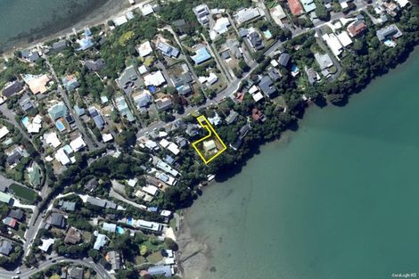 Photo of property in 28 Seaview Road, Paremata, Porirua, 5024