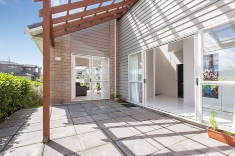 Photo of property in 5 Canyon Drive, Oteha, Auckland, 0632