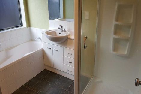 Photo of property in 17 Strathmore Drive, Rototuna, Hamilton, 3210