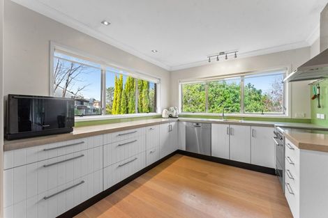 Photo of property in 31 Barlow Place, Chatswood, Auckland, 0626