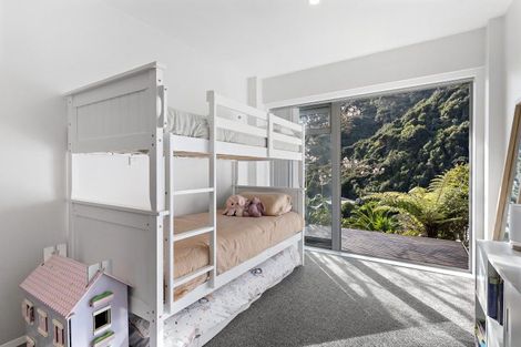 Photo of property in 40 Rona Street, Eastbourne, Lower Hutt, 5013