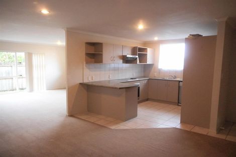Photo of property in 182 Keri Vista Rise, Papakura, 2110